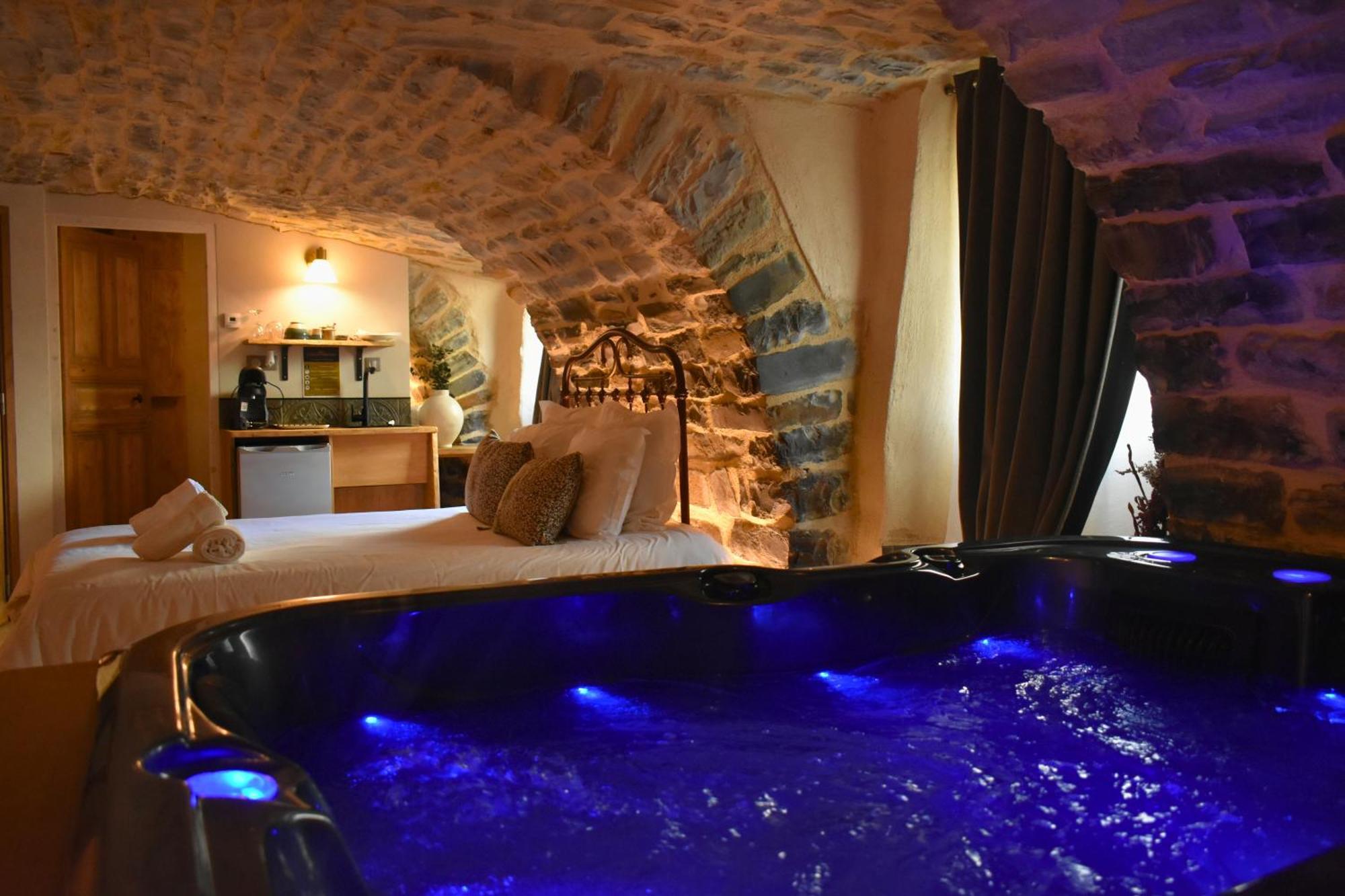 Insolite Avec Jacuzzi Privatif * Millau
