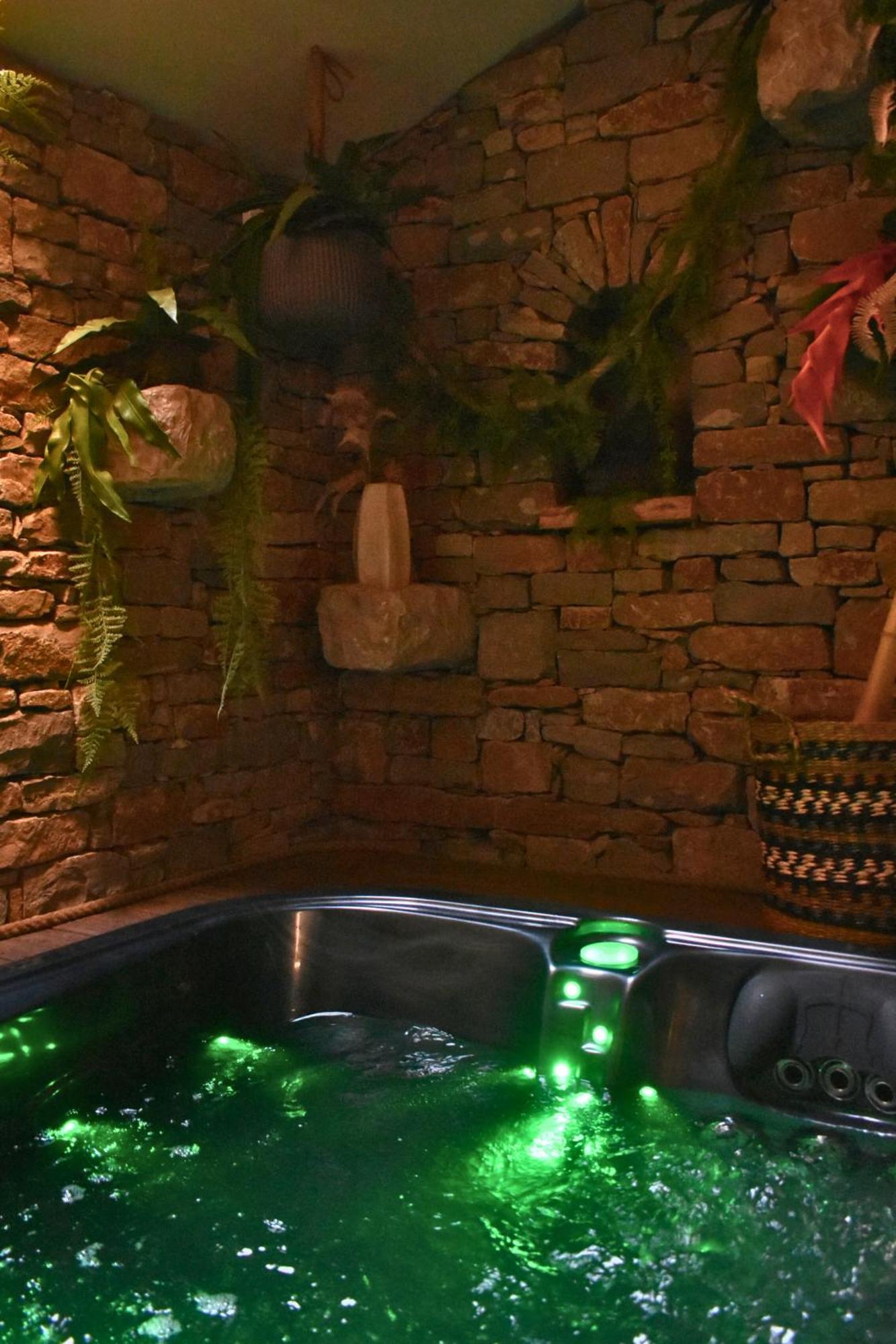 Insolite Avec Jacuzzi Privatif